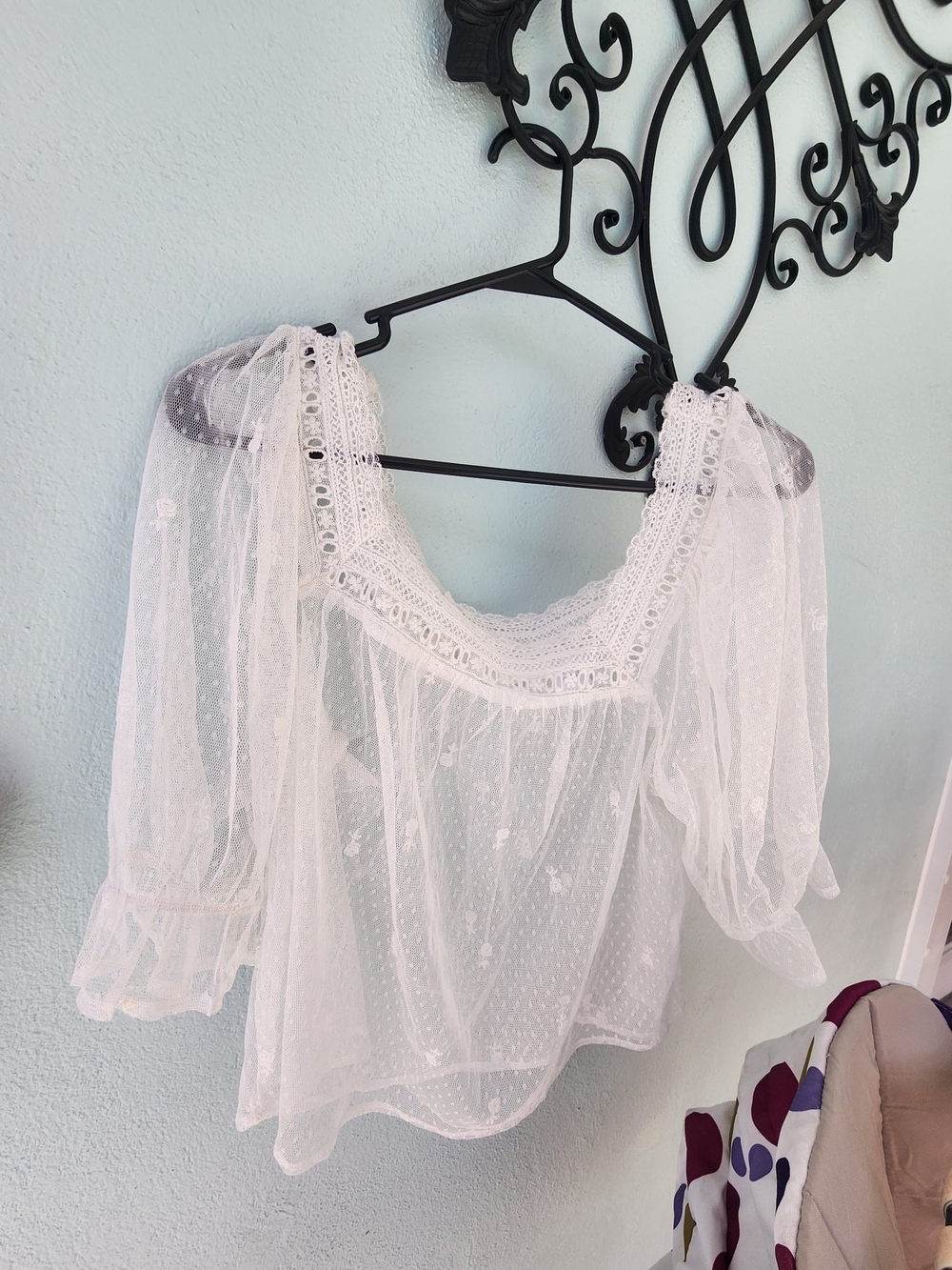 GAP White Sheer Lace Peasant Blouse